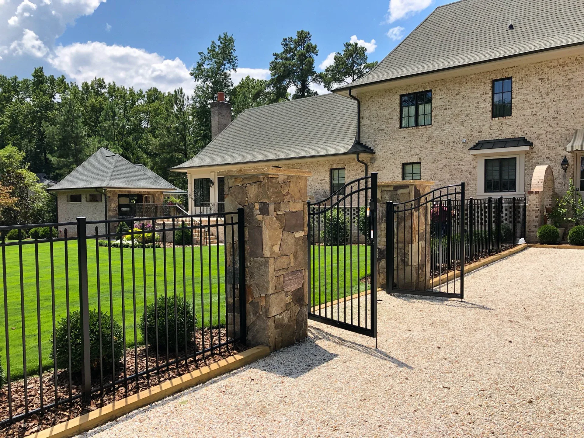 Arched Gates Aluminum Fence fence style