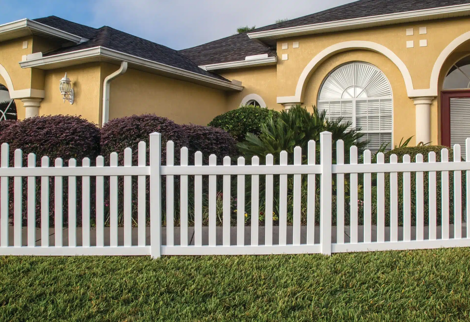 Picket Fence Vinyl Fence fence style